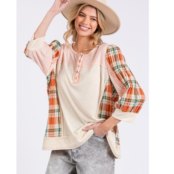 "The Claire" Plaid Contrast 3/4 Sleeve Top - Picture 4 of 4